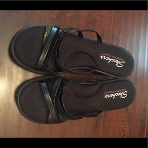 New without tags Skechers memory foam sandals